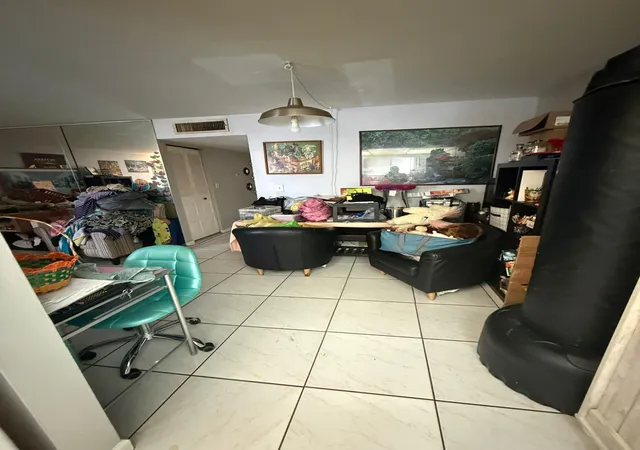 Listing Photo 4 - Condo for sale in building located at 549 N University Dr, Plantation, FL 33317 - Unit #64