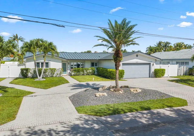 Photo 2 of Single family home for sale at 4021 Ne 27th Terrace, Lighthouse Point, FL 33064 | MLS# B26037622 | Listing updated on 2026-09-23