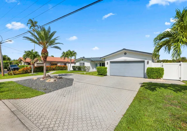 Photo 3 of Single family home for sale at 4021 Ne 27th Terrace, Lighthouse Point, FL 33064 | MLS# B26037622 | Listing updated on 2026-09-23