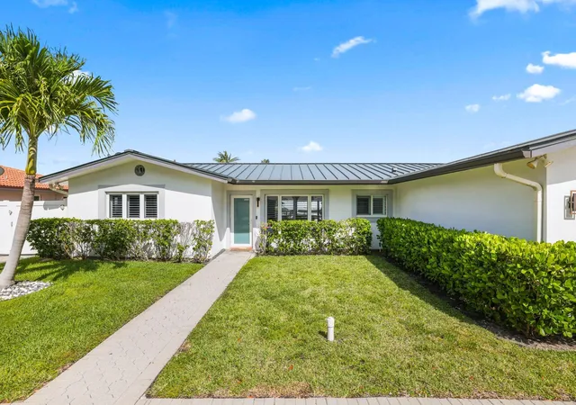 Photo 4 of Single family home for sale at 4021 NE 27th Terrace, Lighthouse Point, FL 33064 | MLS# B26037622 | Listing updated on 2026-09-23