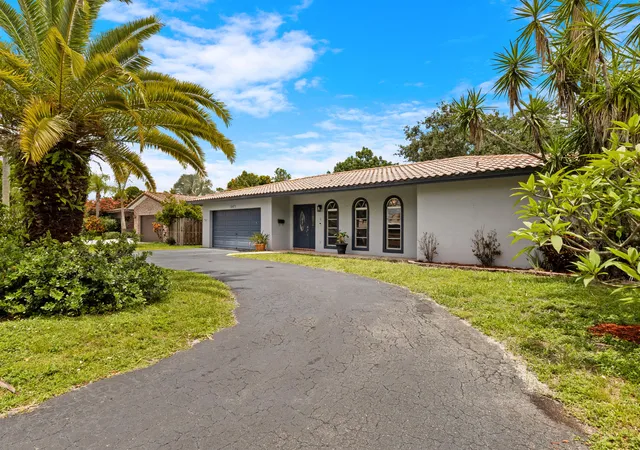 Photo 1 of Single family home for sale at 10875 Nw 40th Street, Coral Springs, FL 33065 | MLS# B26037676 | Listing updated on 2026-09-23