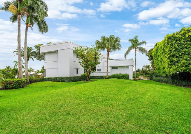 Photo 3 of Single family home for sale at 7027 Queenferry Cir, Boca Raton, FL 33496 | MLS# B26037727 | Listing updated on 2026-09-14