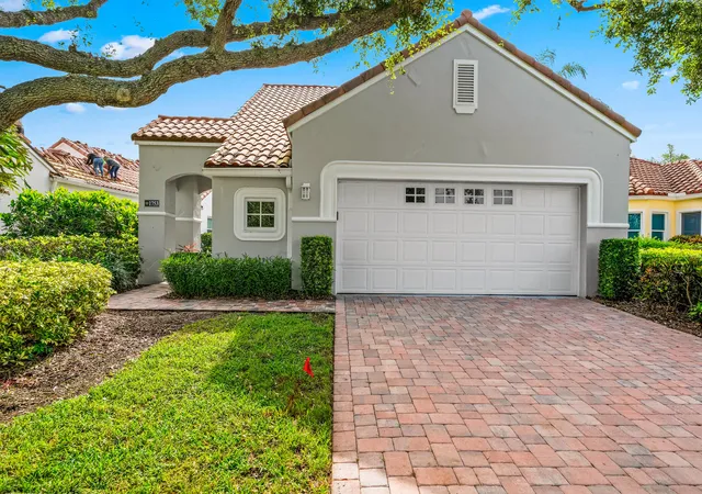 Photo 3 of Single family home for sale at 1753 Victoria Cir, Vero Beach, FL 32967 | MLS# B26037729 | Listing updated on 2026-10-01