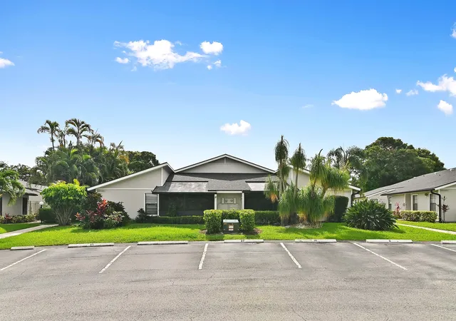 Photo 1 of Townhouse for sale at 4383 Willow Pond Cir, West Palm Beach, FL 33417 | MLS# B26037746 | Listing updated on 2026-09-14