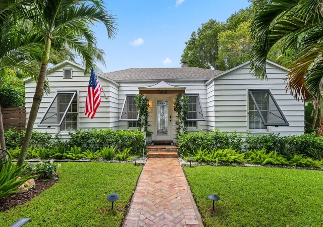 Photo 2 of Sale Pending at 744 Sunset Rd, West Palm Beach, FL 33401 | MLS# B26037892 | Listing updated on 2026-09-15
