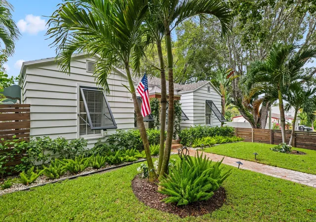 Photo 3 of Sale Pending at 744 Sunset Rd, West Palm Beach, FL 33401 | MLS# B26037892 | Listing updated on 2026-09-15