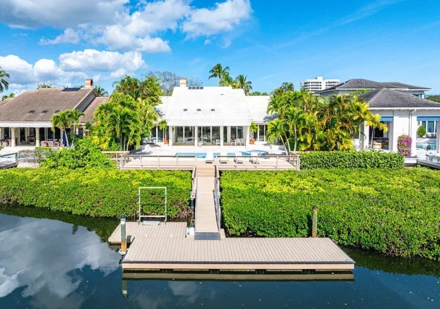 Photo 3 of Single family home for sale at 215 Island Dr, Jupiter, FL 33477 | MLS# B26038610 | Listing updated on 2026-09-16