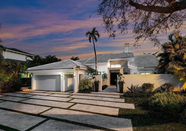 Photo 4 of Single family home for sale at 215 Island Dr, Jupiter, FL 33477 | MLS# B26038610 | Listing updated on 2026-09-16