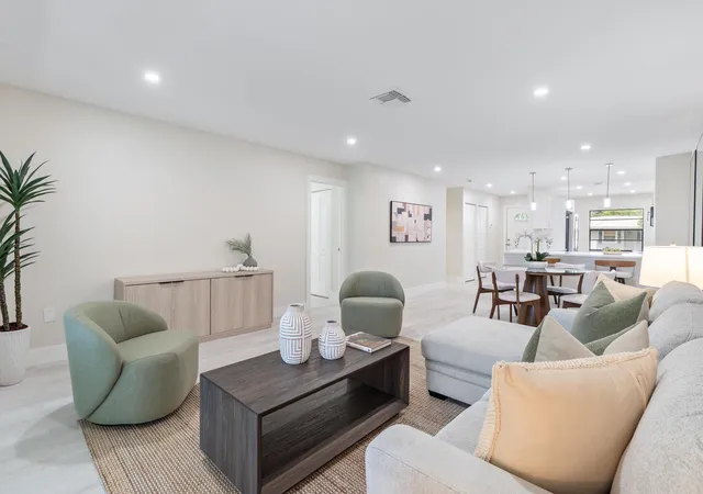 Listing Photo 5 - Condo for sale in building located at 52 Stratford Ln W, Boynton Beach, FL 33436 - Unit #F