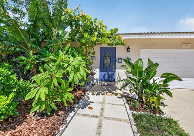 Photo 3 of Single family home for sale at 1207 SW 12th Avenue, Boca Raton, FL 33486 | MLS# B26038915 | Listing updated on 2026-09-13