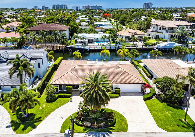Photo 1 of Single family home for sale at 4230 Ne 24th Avenue, Lighthouse Point, FL 33064 | MLS# B26038935 | Listing updated on 2026-09-23