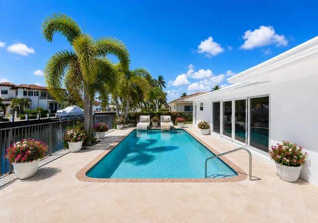 Photo 2 of Single family home for sale at 4230 Ne 24th Avenue, Lighthouse Point, FL 33064 | MLS# B26038935 | Listing updated on 2026-09-23