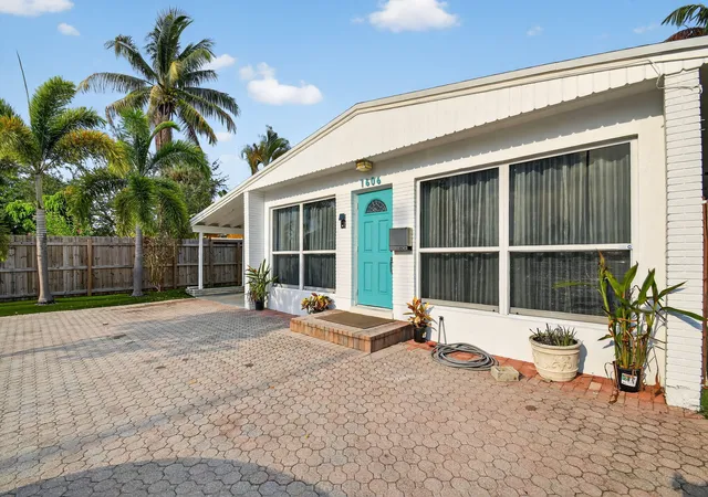 Photo 1 of Single family home for sale at 1606 Ne 15th Avenue #1606, Fort Lauderdale, FL 33305 | MLS# B26038950 | Listing updated on 2026-09-13