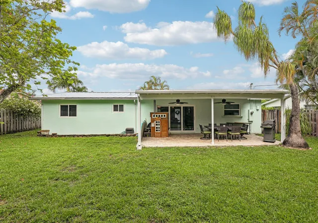 Photo 3 of Single family home for sale at 500 Se 8th Avenue, Deerfield Beach, FL 33441 | MLS# B26039321 | Listing updated on 2026-09-16