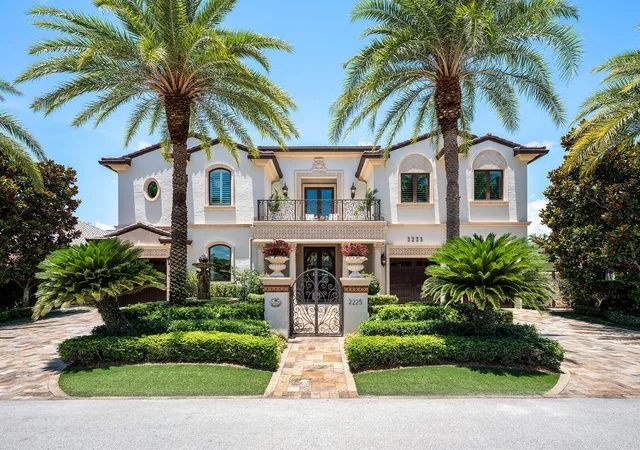 Photo 4 of Single family home for sale at 2225 W Silver Palm Rd, Boca Raton, FL 33432 | MLS# B26039511 | Listing updated on 2026-10-05