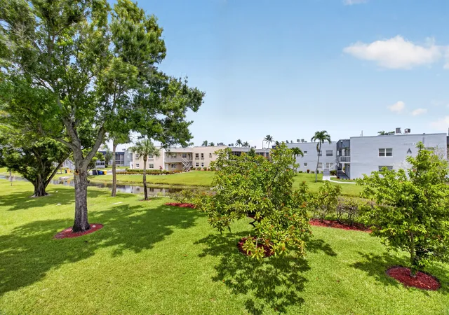 Listing Photo 5 - Condo for sale in building located at 506 E Capri Rd, Delray Beach, FL 33484 - Unit #506