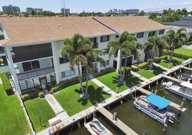 Photo 3 of Condo for sale at 2751 Ne 15th Street #103, Fort Lauderdale, FL 33304 | MLS# B26039995 | Listing updated on 2026-09-14