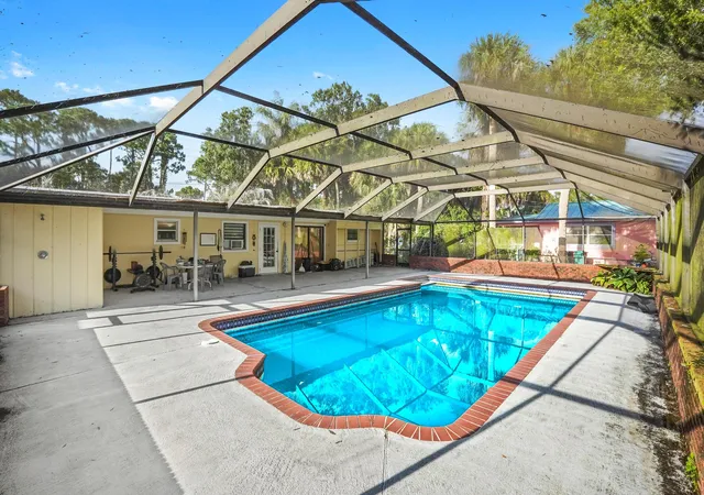Photo 1 of Single family home for sale at 203 E Easy St, Fort Pierce, FL 34982 | MLS# B26040404 | Listing updated on 2026-09-24