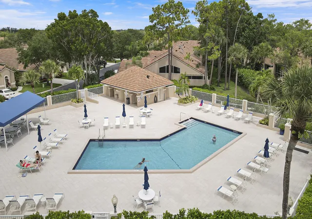 Photo 2 of Condo for sale at 1107 Duncan Cir #102, Palm Beach Gardens, FL 33418 | MLS# B26040991 | Listing updated on 2026-09-14