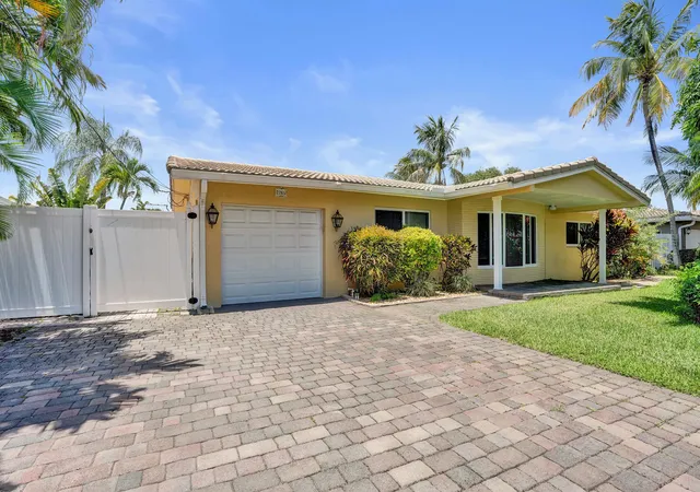 Photo 2 of Single family home for sale at 2265 Se 12th Street, Pompano Beach, FL 33062 | MLS# B26041135 | Listing updated on 2026-10-03