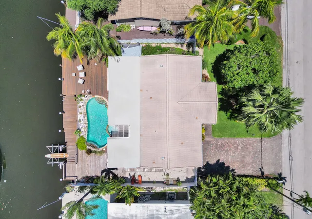 Photo 3 of Single family home for sale at 2265 Se 12th Street, Pompano Beach, FL 33062 | MLS# B26041135 | Listing updated on 2026-10-03
