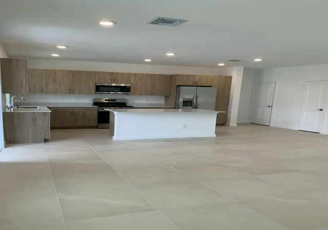 Photo 3 of Townhouse for sale at 747 Se Central Pkwy #43, Stuart, FL 34994 | MLS# B26041280 | Listing updated on 2026-10-01