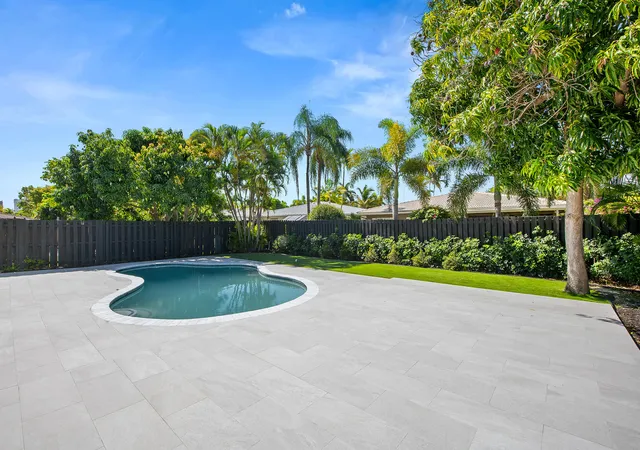 Photo 3 of Single family home for sale at 1750 Ne 49th Street, Oakland Park, FL 33334 | MLS# B26041287 | Listing updated on 2026-09-16
