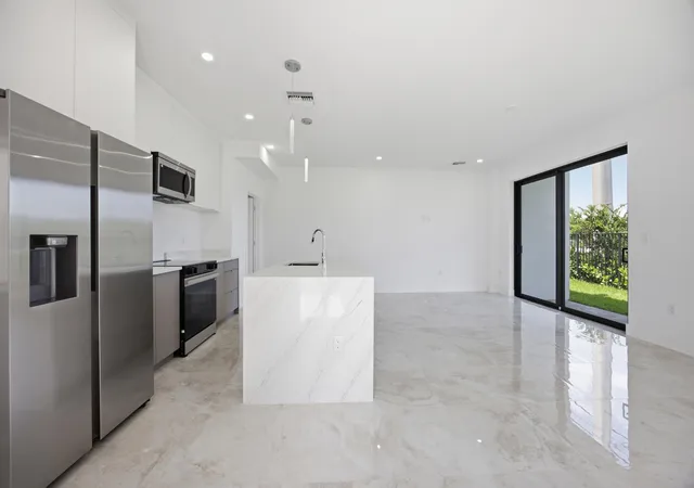 Photo 3 of Townhouse for sale at 1542 Nw 1st Avenue, Pompano Beach, FL 33060 | MLS# B26041295 | Listing updated on 2026-09-13