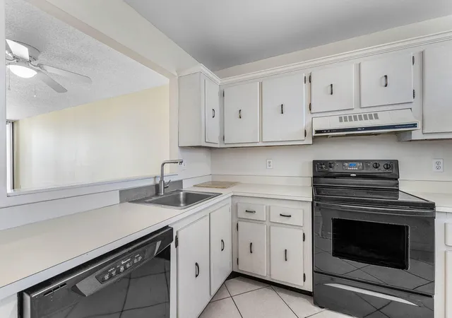 Photo 3 of Condo for sale at 3545 S Ocean Blvd #405, Palm Beach, FL 33480 | MLS# B26041492 | Listing updated on 2026-10-07