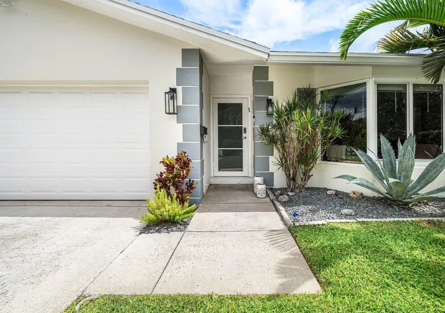 Photo 3 of Sale Pending at 1029 W Palmetto Park Rd, Boca Raton, FL 33486 | MLS# B26041549 | Listing updated on 2026-10-05
