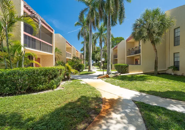 Photo 1 of Townhouse for sale at 769 Se 1st Way #85, Deerfield Beach, FL 33441 | MLS# B26041591 | Listing updated on 2026-09-14