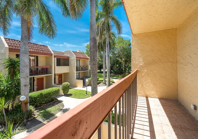 Photo 4 of Townhouse for sale at 769 SE 1st Way #85, Deerfield Beach, FL 33441 | MLS# B26041591 | Listing updated on 2026-09-14