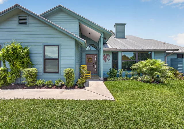 Photo 1 of Single family home for sale at 10705 Se Seabreeze Ct, Hobe Sound, FL 33455 | MLS# B26041615 | Listing updated on 2026-09-14