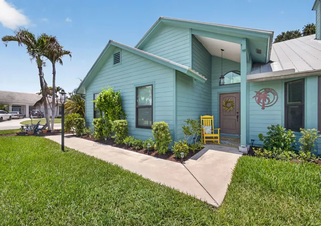 Photo 3 of Single family home for sale at 10705 Se Seabreeze Ct, Hobe Sound, FL 33455 | MLS# B26041615 | Listing updated on 2026-09-14