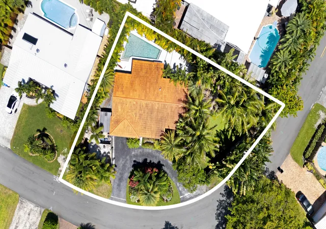 Photo 2 of Single family home for sale at 5210 Ne 17th Terrace, Fort Lauderdale, FL 33334 | MLS# B26041716 | Listing updated on 2026-09-27