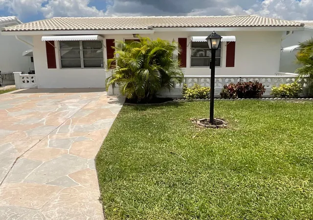 Photo 1 of Sale Pending at 2016 Sw 16th Avenue, Boynton Beach, FL 33426 | MLS# B26041774 | Listing updated on 2026-09-16