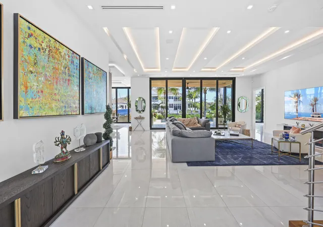 Photo 3 of Mansion for sale at 2863 Ne 27th Street, Fort Lauderdale, FL 33306 | MLS# B26041859 | Listing updated on 2026-09-15