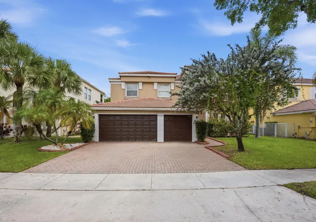 Photo 3 of Single family home for sale at 16918 SW 16th Street, Pembroke Pines, FL 33027 | MLS# B26041921 | Listing updated on 2026-09-16