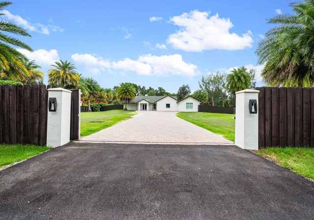 Photo 1 of Sale Pending at 5700 Sw 196th Lane, Southwest Ranches, FL 33332 | MLS# B26042021 | Listing updated on 2026-09-16
