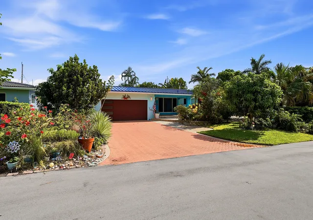 Photo 3 of Single family home for sale at 1985 Ocean Mist Dr, Pompano Beach, FL 33062 | MLS# B26042514 | Listing updated on 2026-09-14