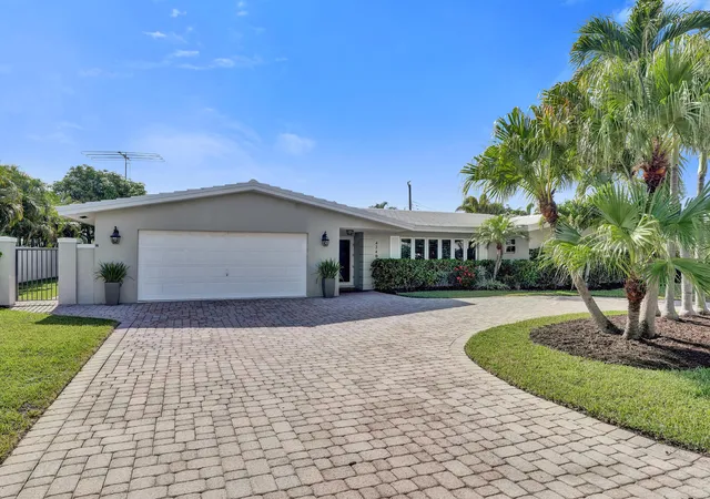 Photo 1 of Sale Pending at 4240 Ne 28th Avenue, Fort Lauderdale, FL 33308 | MLS# B26042947 | Listing updated on 2026-09-14