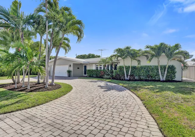 Photo 2 of Sale Pending at 4240 Ne 28th Avenue, Fort Lauderdale, FL 33308 | MLS# B26042947 | Listing updated on 2026-09-14
