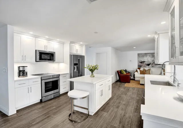 Photo 3 of Sale Pending at 4240 NE 28th Avenue, Fort Lauderdale, FL 33308 | MLS# B26042947 | Listing updated on 2026-09-14