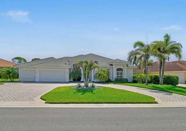 Photo 1 of Single family home for sale at 8091 Se Woodlake Ln W, Hobe Sound, FL 33455 | MLS# B26043016 | Listing updated on 2026-09-13