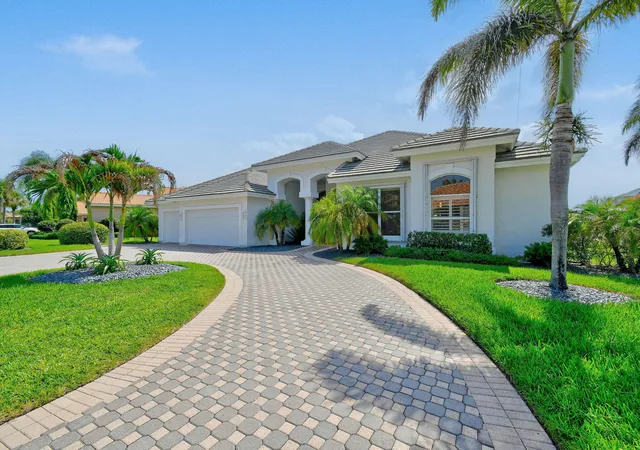 Photo 3 of Single family home for sale at 8091 Se Woodlake Ln W, Hobe Sound, FL 33455 | MLS# B26043016 | Listing updated on 2026-09-13