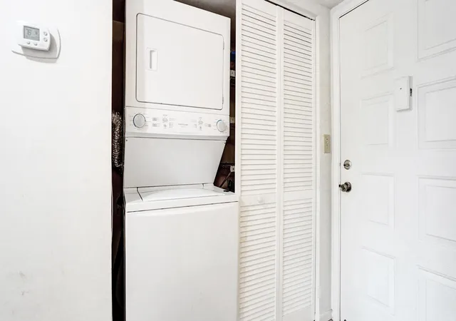 Listing Photo 5 - Condo for sale in building located at 10451 W Broward Blvd, Plantation, FL 33324 - Unit #205