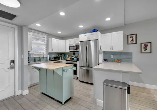 Photo 2 of Condo for sale at 3100 Ne 49th Street #503, Fort Lauderdale, FL 33308 | MLS# B26043174 | Listing updated on 2026-09-13