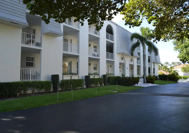 Photo 1 of Condo for sale at 775 Jeffery St #5-303, Boca Raton, FL 33487 | MLS# B26043252 | Listing updated on 2026-10-07