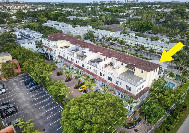 Photo 1 of Townhouse for sale at 2700 Ne 8th Avenue, Wilton Manors, FL 33334 | MLS# B26043330 | Listing updated on 2026-09-13