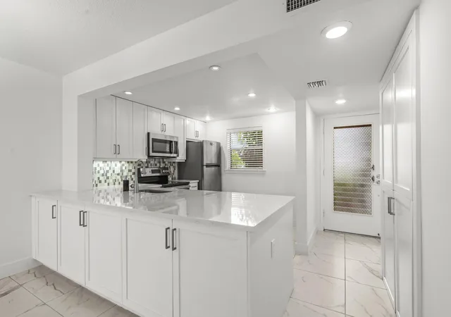 Photo 4 of Condo for sale at 3090 Holiday Springs Blvd #Unit 109, Margate, FL 33063 | MLS# B26043367 | Listing updated on 2026-09-15